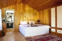 Hotel Etenna 3*